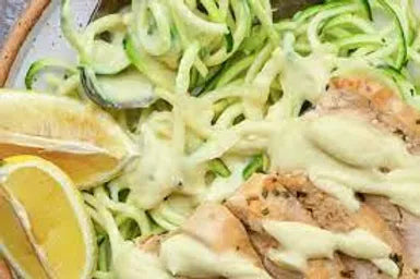 CHICKEN & ZUCCHINI NOODLES WITH CAULIFLOWER ALFREDO SAUCE